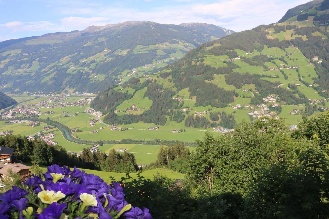 Landhaus Katharina Bis 12 Personen Mit Saunachalet Und Blick Auf Die Bergwelt Des Zillertals Hippach Luaran gambar